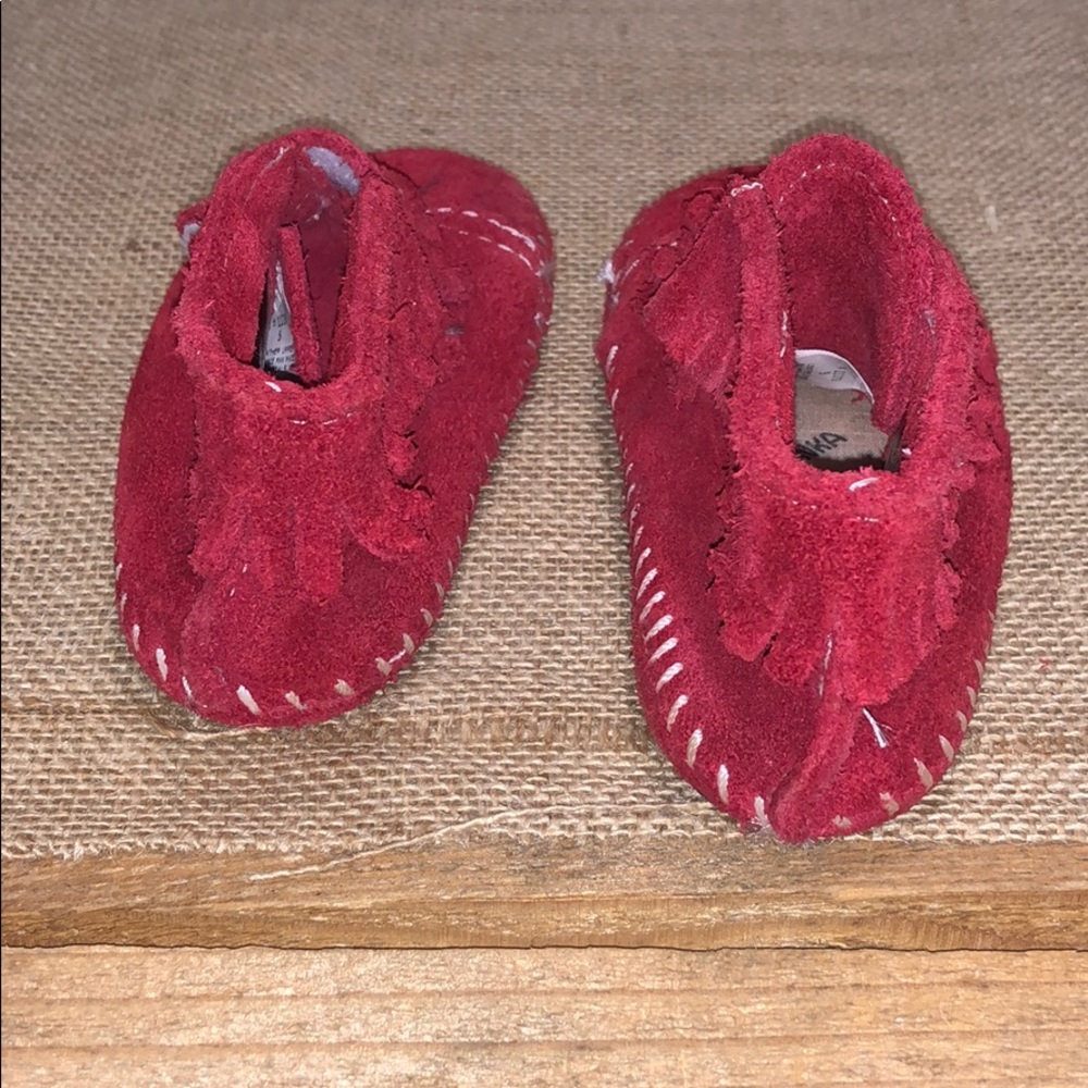 ❤️ MINNETONKA RED MOCCASINS ❤️ - Picture 5 of 7